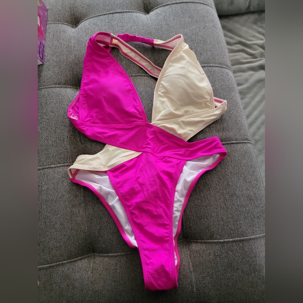 New Pink and Cream One Piece Swimsuit Size LARGE